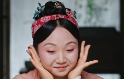 蘭閨喜事春佩蘭是誰(shuí)的女兒?