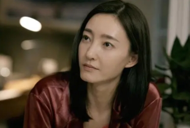 特工任務張老板是王麗坤演的嗎?