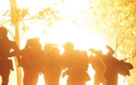 他從火光中走來(lái)大結(jié)局誰(shuí)死了?