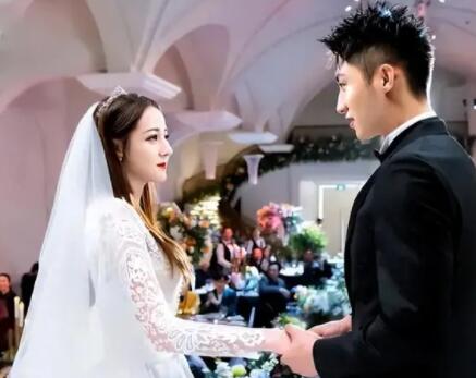 黃景瑜和迪麗熱巴真的結(jié)婚了嗎？