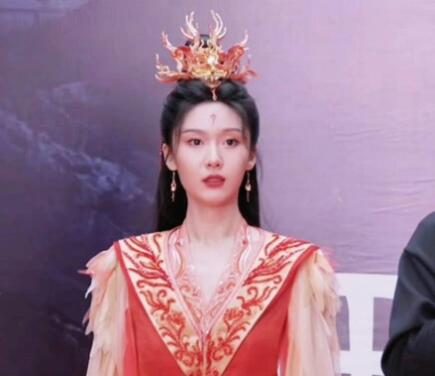 《千朵桃花一世開》開機(jī)造型惹爭議 網(wǎng)友吐槽被“丑哭”