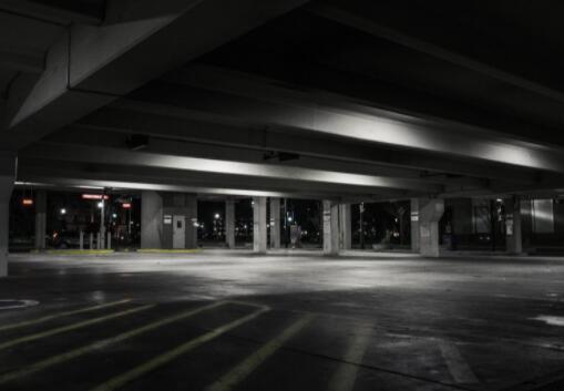 貨車停放10多天司機(jī)被發(fā)現(xiàn)早已身亡 公司以為沒錢還貸款故意不接電話