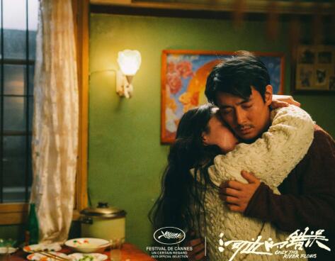 河邊的錯(cuò)誤改編自余華的哪部小說 主要講什么?