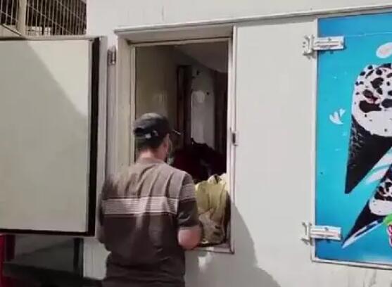 加沙現(xiàn)狀:冰淇淋車被用來放置遺體 醫(yī)院與墓地已不堪重負(fù)