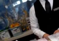 女孩浴區(qū)換衣遭修理工闖入 女子驚嚇萬分索賠酒店