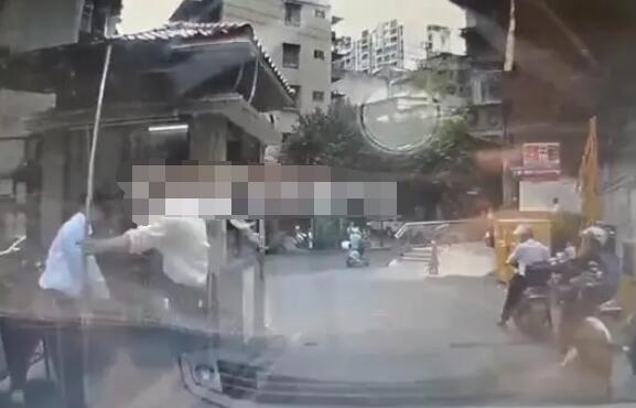 女子和小女孩遭男子掌摑腳踹 真相揭露實在是讓人氣憤