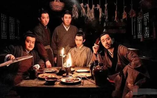 《繁城之下》人物關(guān)系介紹 繁城之下薛舉人是誰?