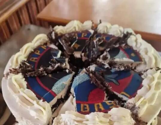 數(shù)十名俄飛行員險(xiǎn)遭劇毒蛋糕團(tuán)滅 因蛋糕禮物無人認(rèn)領(lǐng)起疑