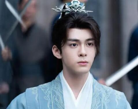 七夜雪霍展白性格是什么 霍展白是怎樣的人?