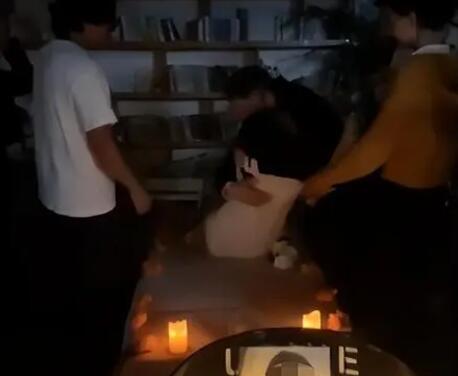 25歲女孩為自己辦葬禮請(qǐng)朋友吃席 背后真相實(shí)在是讓人意外