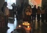 25歲女孩為自己辦葬禮請(qǐng)朋友吃席 女孩為什么這么做?