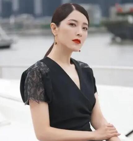 以愛為營唐亦關(guān)向成什么關(guān)系?