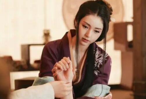 董璇個(gè)人簡(jiǎn)歷 董璇代表作是什么?