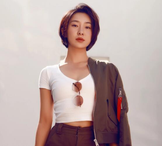 吉麗個(gè)人簡(jiǎn)歷 吉麗代表作是什么?