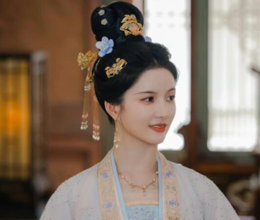 沈芷衣為什么對(duì)女主這么好