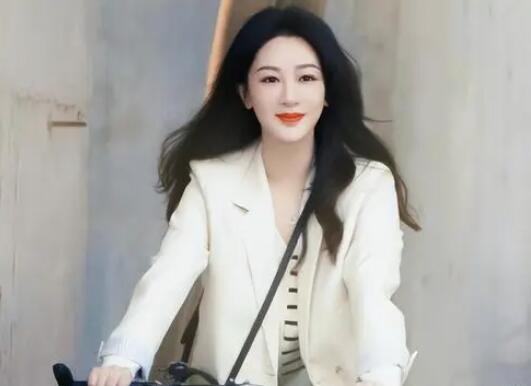 要久久愛丁也最后和誰在一起了