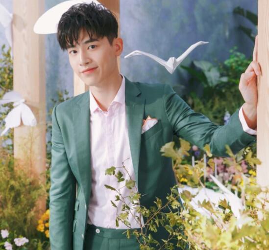 與鳳行墨方扮演者辛云來個人資料介紹