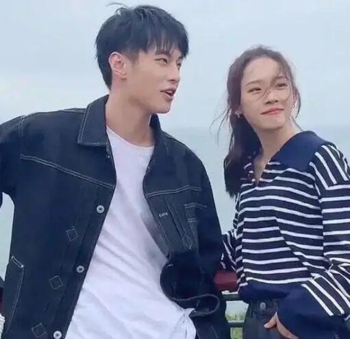 何與的女朋友是誰(shuí) 