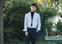 何與個人資料簡介照片及身高