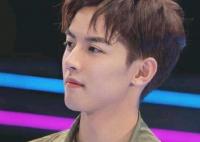 周峻緯老婆唐寧是中國人嗎 多大了