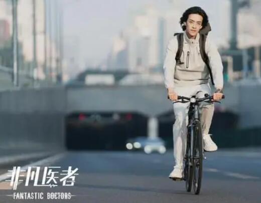 非凡醫(yī)者鄭云龍演的誰