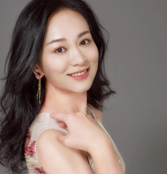 涓子的現(xiàn)任丈夫是誰