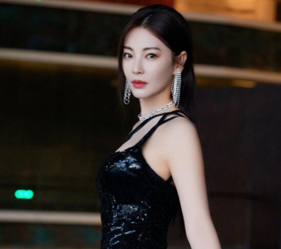 歡迎來(lái)到麥樂村張雨綺演的誰(shuí)