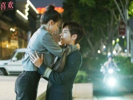 對(duì)你不止是喜歡是小說(shuō)改編的嗎