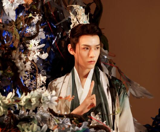 狐妖小紅娘月紅篇東方月初父親是誰