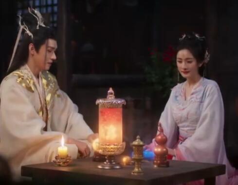 狐妖小紅娘月紅篇東方月初感情線是什么