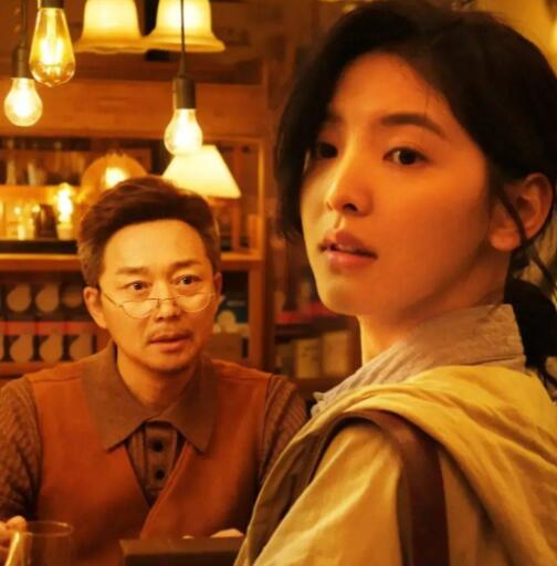 照明商店為什么發(fā)現奇怪的人一定要裝作不知道了