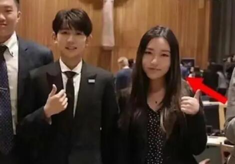 和王源談戀愛的李恩童個(gè)人資料簡(jiǎn)介照片