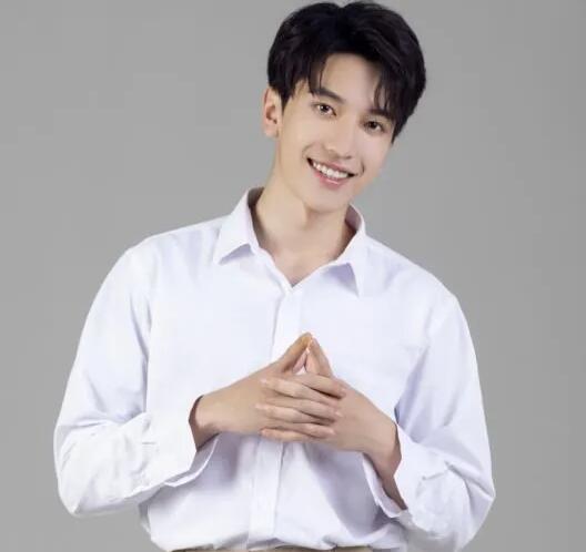 完顏洛絨個人資料簡介照片及身高