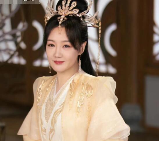 神隱鳳染是什么身份背景