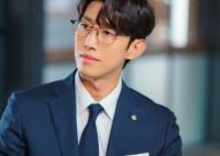 絕佳的解決師男主是誰扮演的