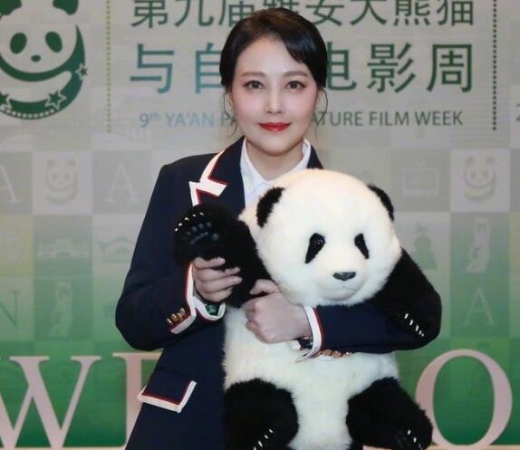 周海媚個(gè)人資料簡(jiǎn)介照片及身高體重