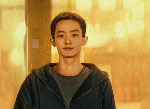 照明商店鄭滿是活人還是死人