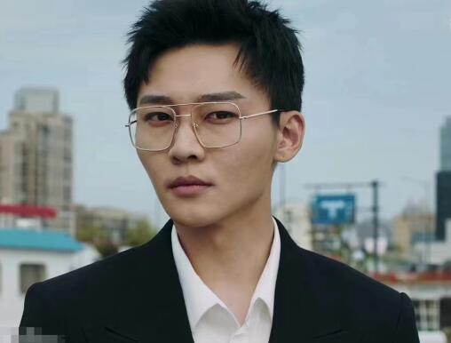 兇案深處白哲是好人嗎