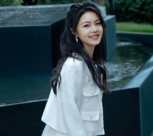 趙今麥個(gè)人資料簡(jiǎn)介照片及身高年齡