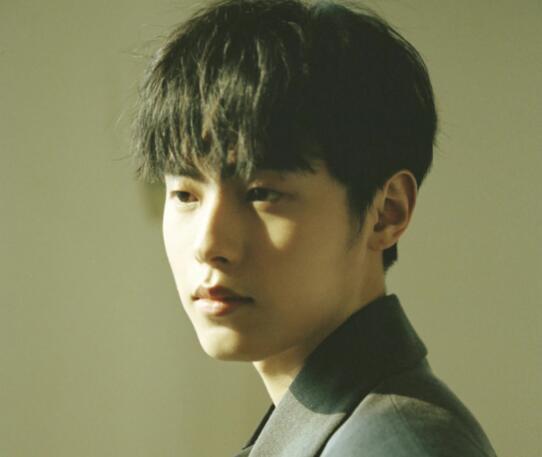 在暴雪時分吳魏扮演者是誰