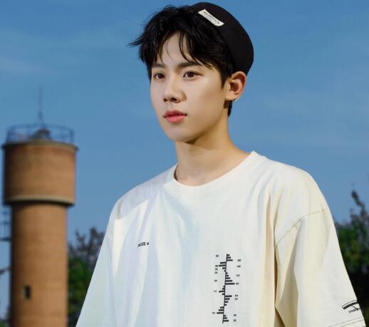 周奇?zhèn)€人簡介 周奇代表作品是什么