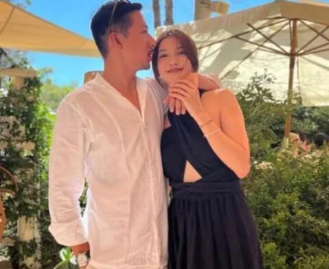 吳千語施伯雄怎么認識的