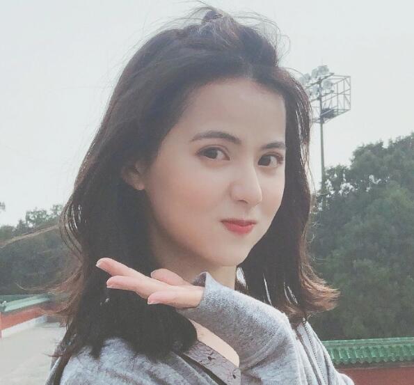 黃日瑩身高多少 黃日瑩個(gè)人簡歷