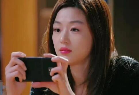 來自星星的你宜花和千頌伊什么關系