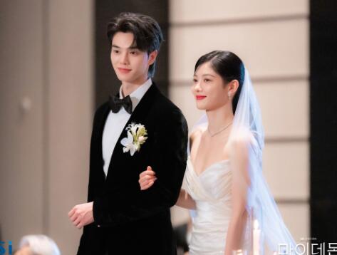 與惡魔有約男主的印記為什么會(huì)到女主身上