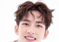 王佳璇怎么進入娛樂圈的