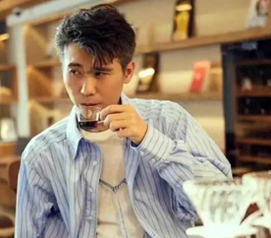 李乃文現(xiàn)任妻子是誰(shuí) 李乃文今年多大了