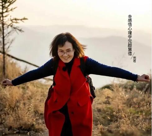 完顏慧德個(gè)人資料簡介照片及家世背景