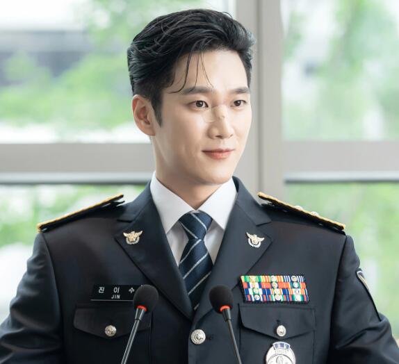 財(cái)閥X刑警韓劇男主是誰(shuí)演的