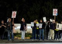 波音公司3.3萬工人罷工 究竟是怎么回事？